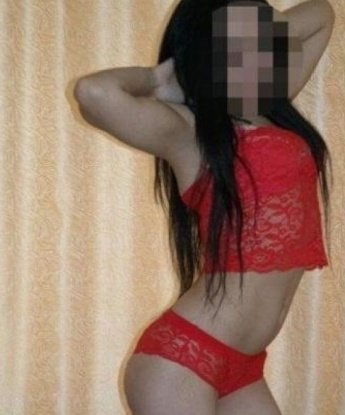 Аня, 18